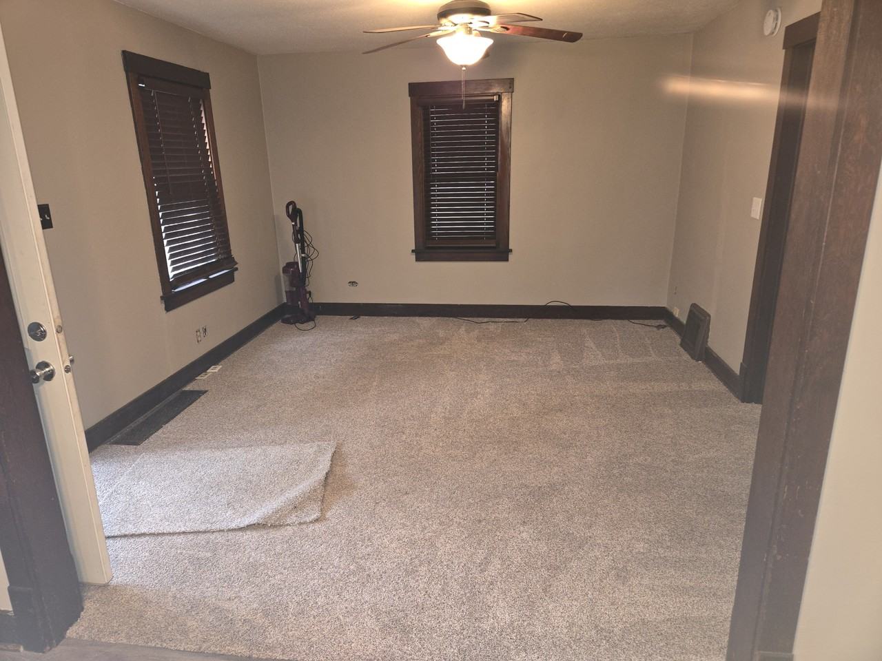 912 James St - Photo 3 of 10