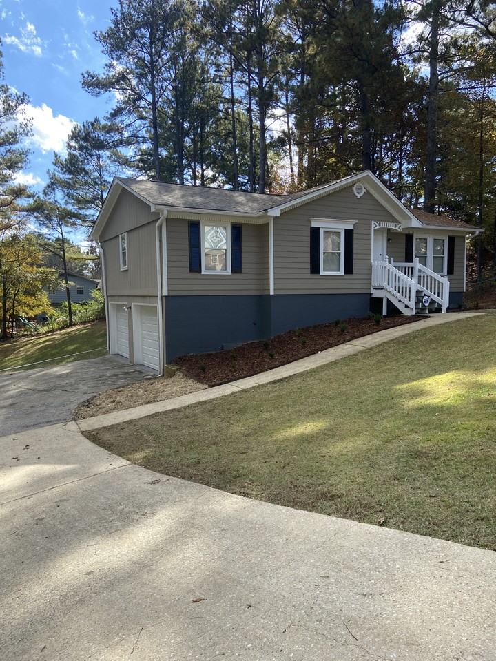 8218 Country Cir - Photo 3 of 27