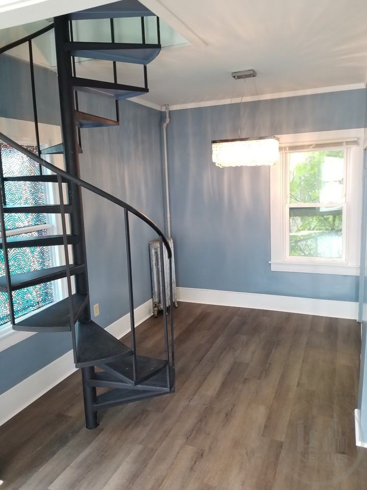 73 Boyden St - Photo 3 of 11