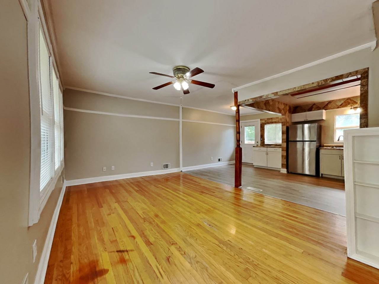 4225 S Cottage Ave - Photo 2 of 17