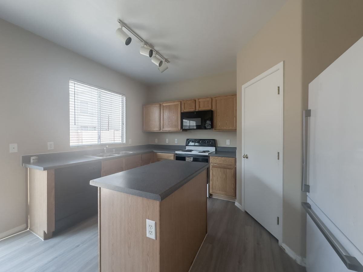 12170 Flanagan Street - Photo 6 of 20