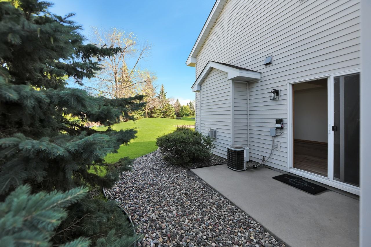 17397 Glacier Way - Photo 3 of 16