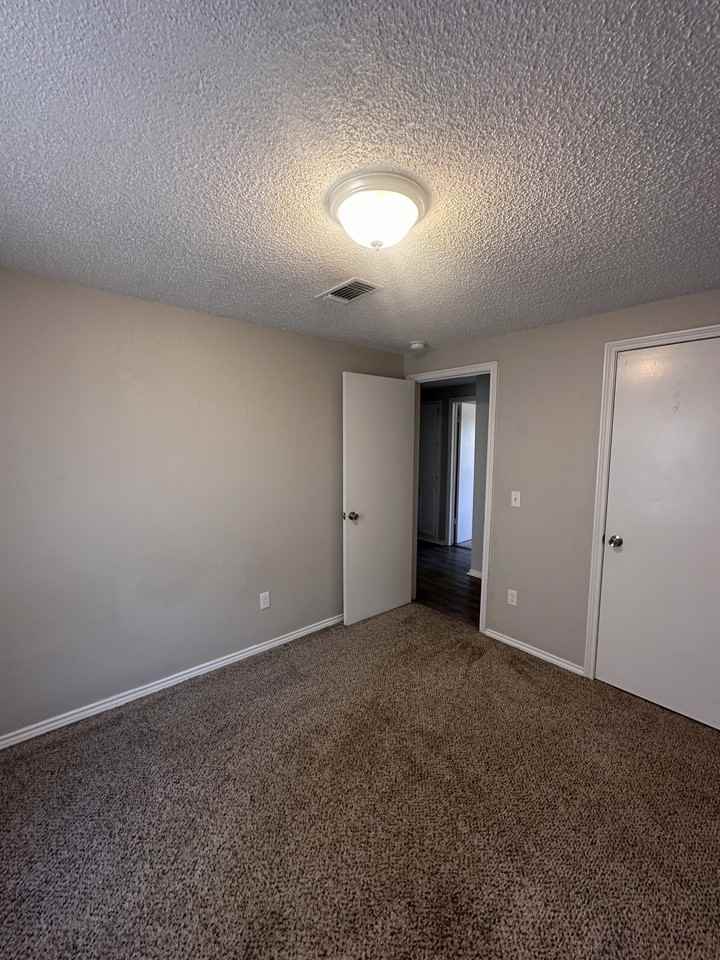 1063 Squire Mansion - Photo 5 of 9