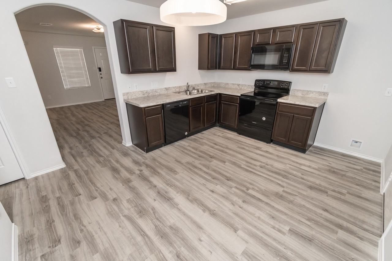 4121 Summersweet Ln - Photo 3 of 14