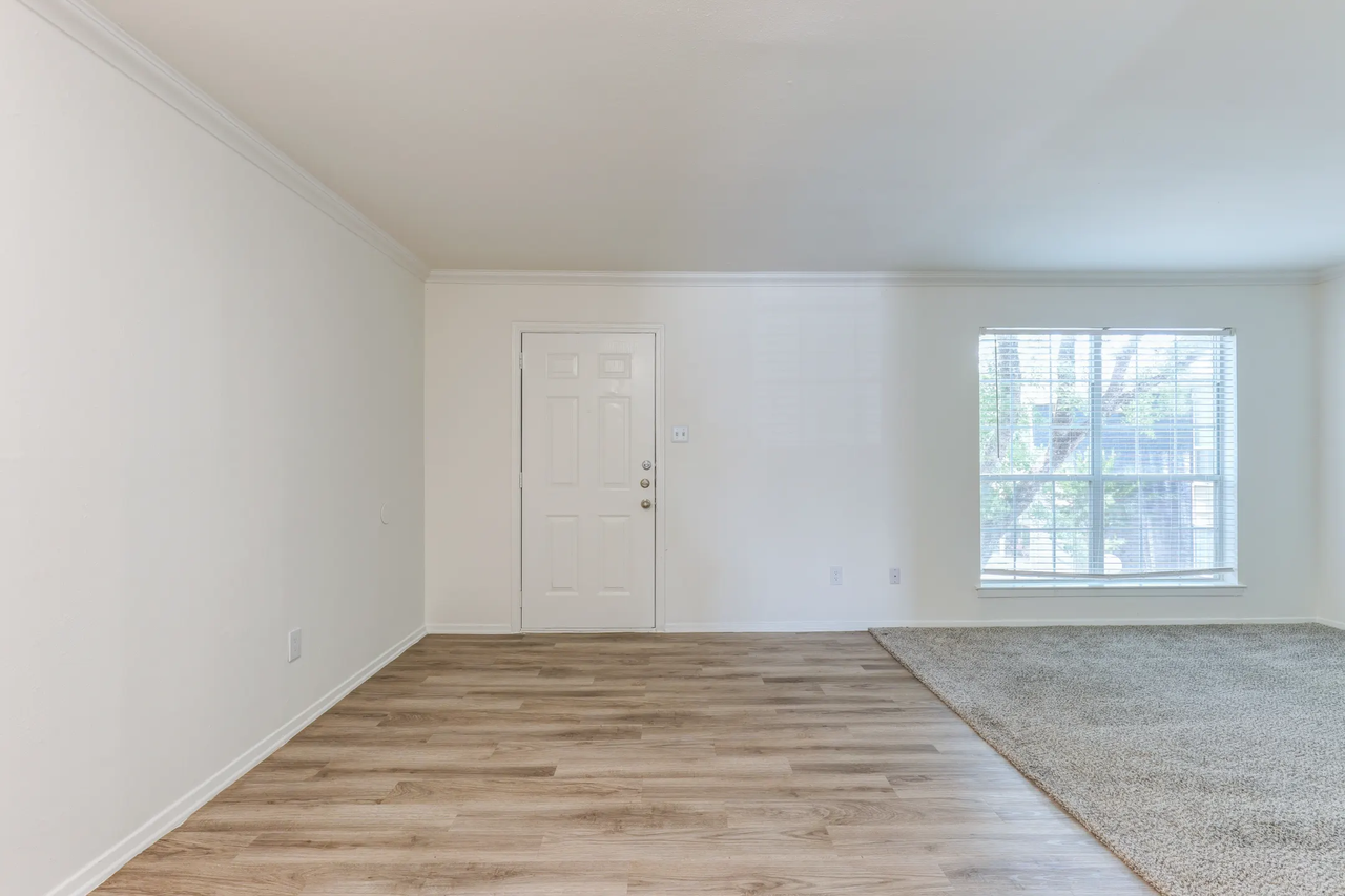 Bridgewater Apartments - Photo 4 of 40