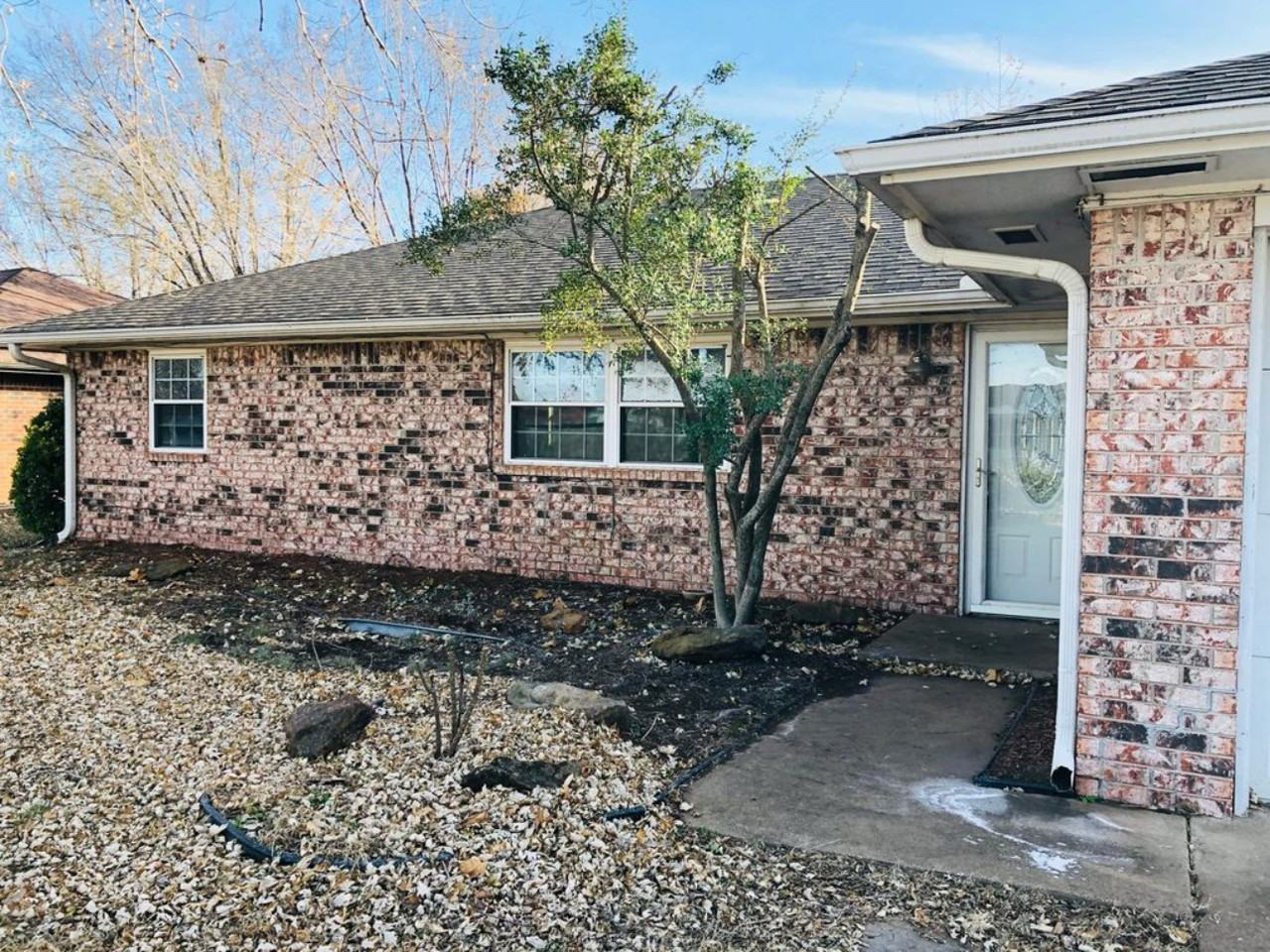 1203 E Pecan St #NA - Photo 2 of 23