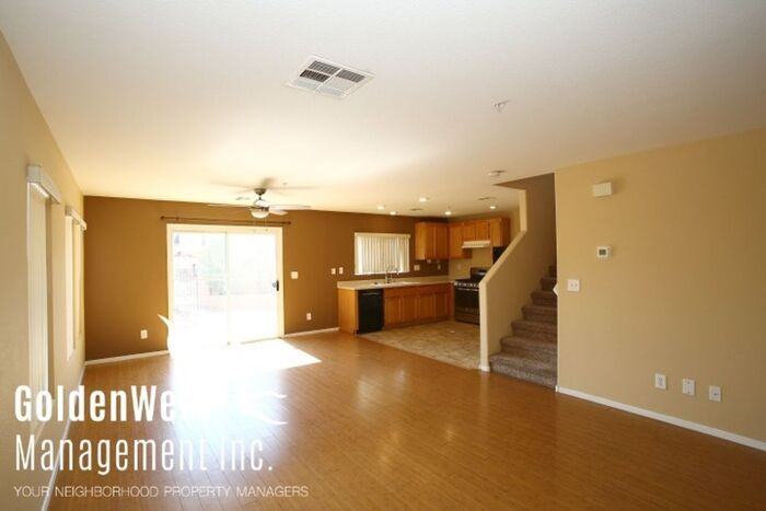 1076 Country Coach Dr - Photo 3 of 25