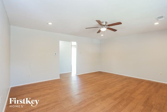 416 Saffron Cir - Photo 3 of 16
