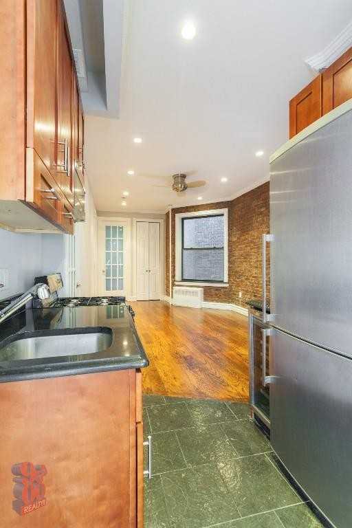 W 97th St #4N - Photo 3 of 10