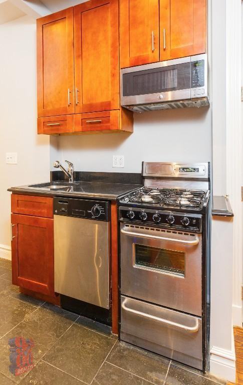 W 97th St #4N - Photo 4 of 10