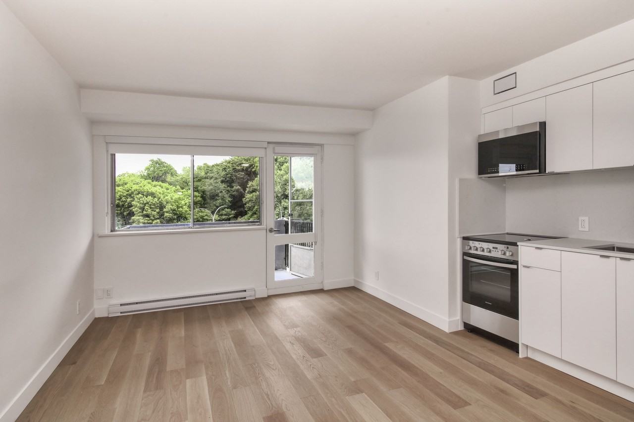 1 de la CoteSaintCatherine Apartments 1 Ch De La CôteSainteCatherine, Montréal, QC H2V 1Z8