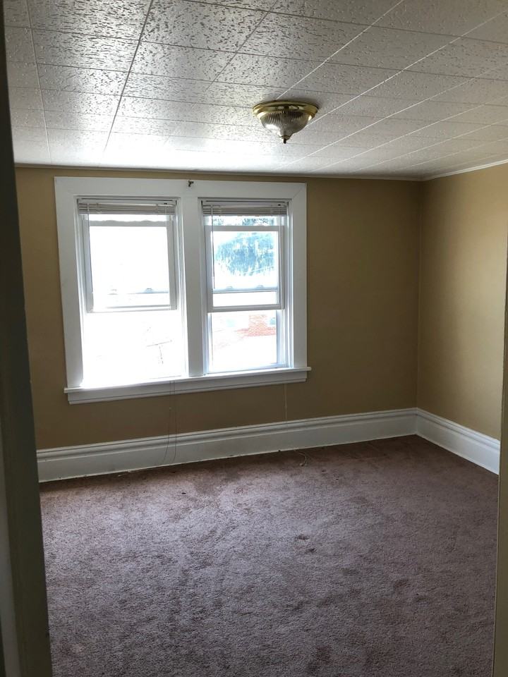 1714 Dagmar Avenue - Photo 7 of 10