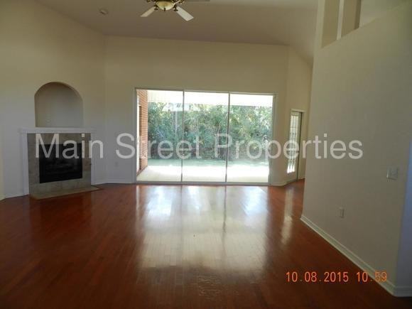 1953 Crown Pointe Blvd - Photo 3 of 17