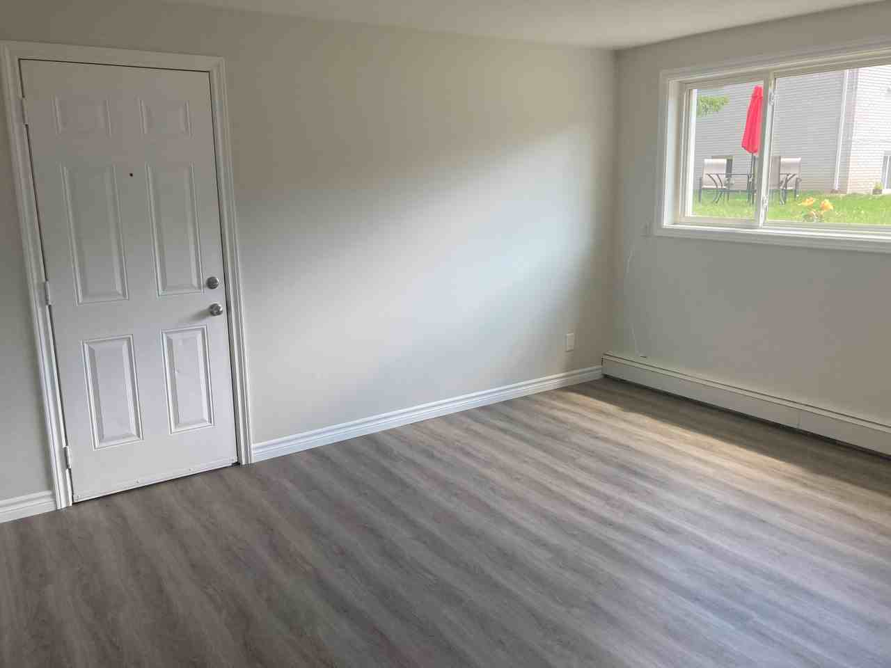 17 John Street South #3 - Photo 3 of 8