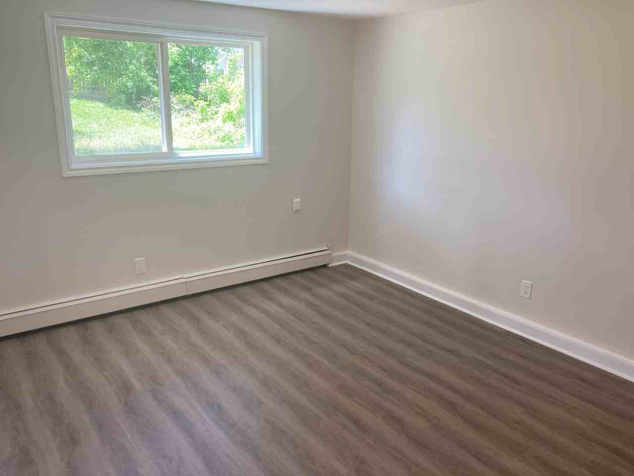 17 John Street South #3 - Photo 4 of 8