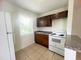 featured image of 1533 Nw 2nd Ave