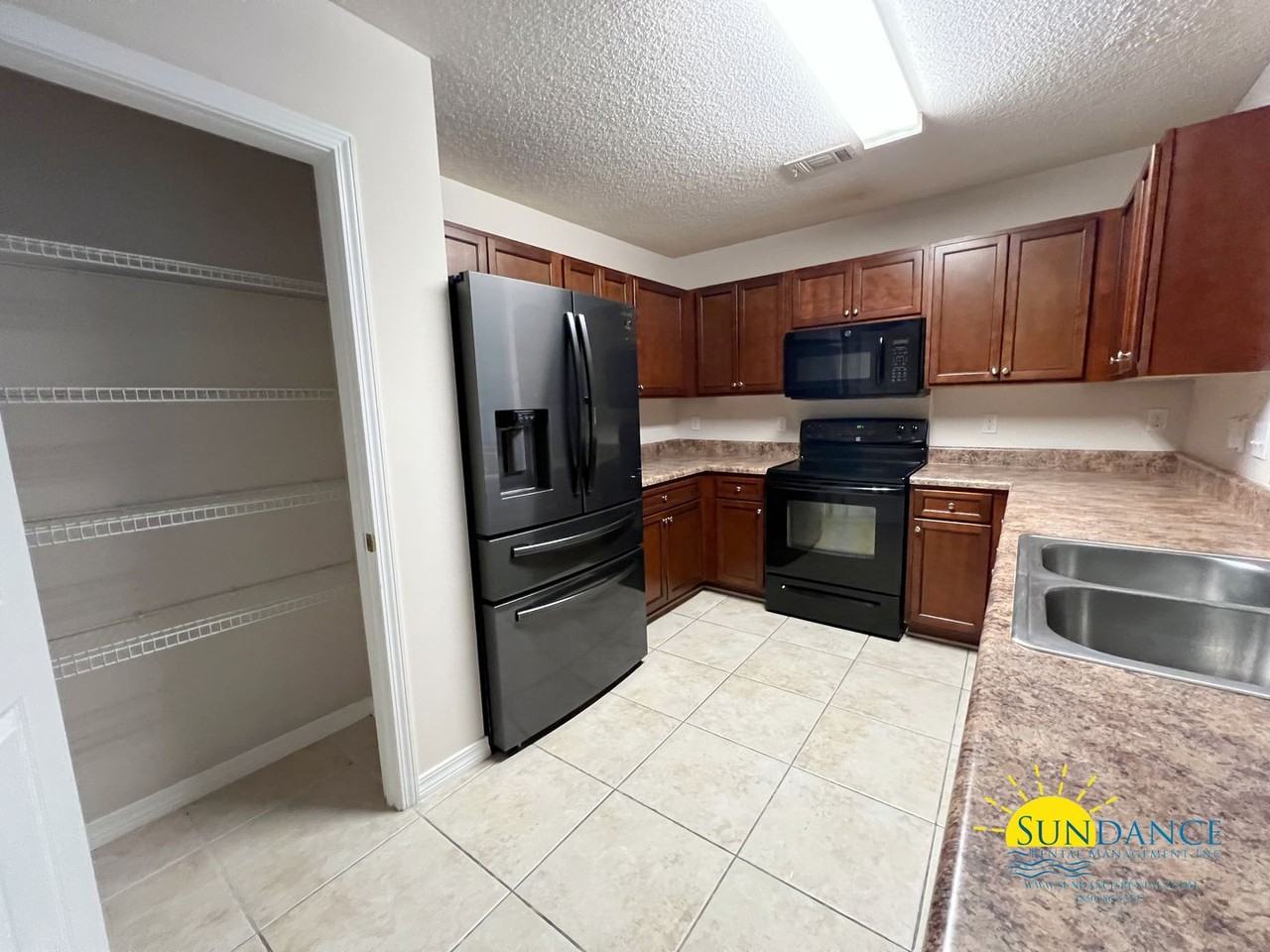 303 Dahlquist Dr - Photo 6 of 23