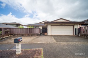featured image of 98-646 Kuini St