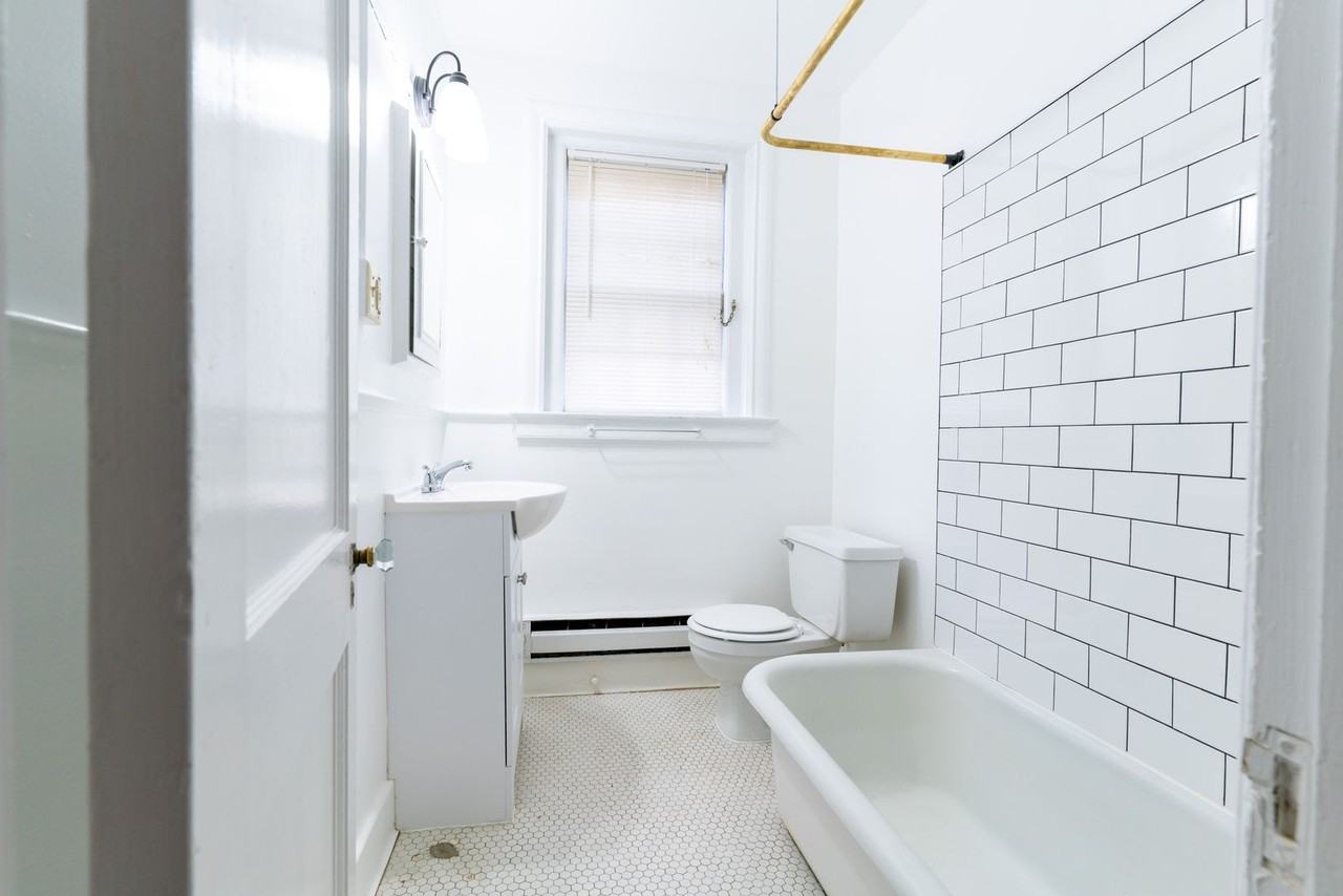 Dumont Apartments - Photo 5 of 32