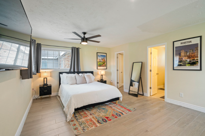 8102 Coastway Ln #B - Photo 2 of 14