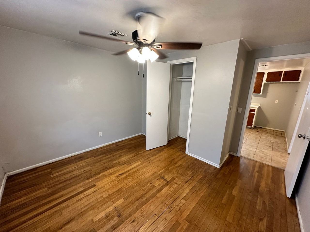 804 E Steed Dr - Photo 5 of 37