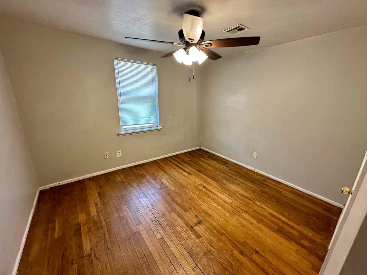 804 E Steed Dr - Photo 6 of 37