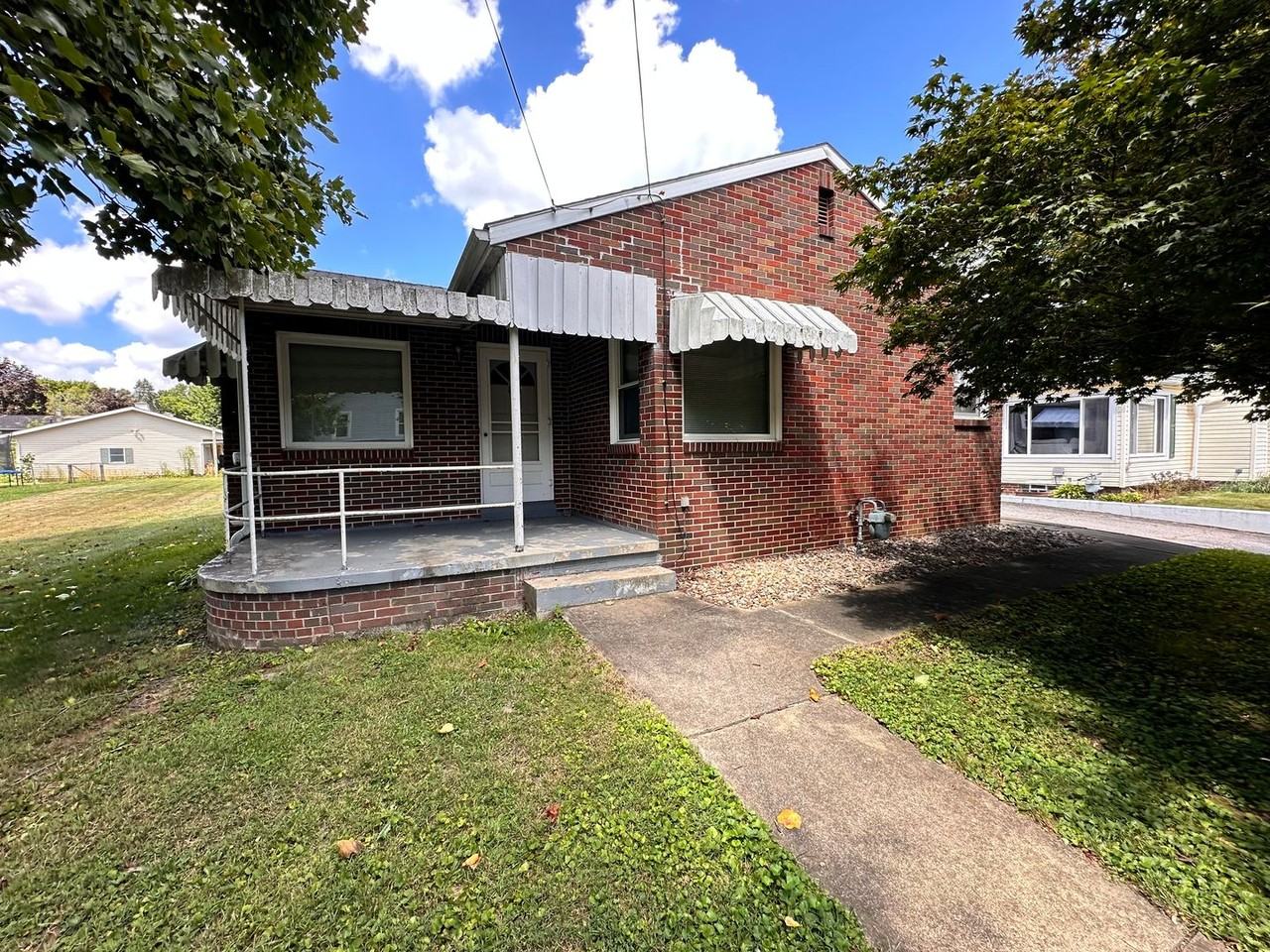 76 Plum St - Photo 2 of 18