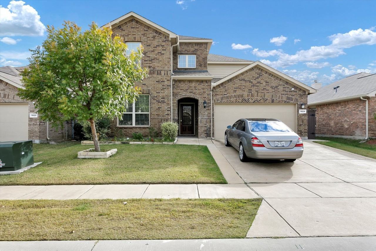 11824 Kurth Dr - Photo 3 of 25