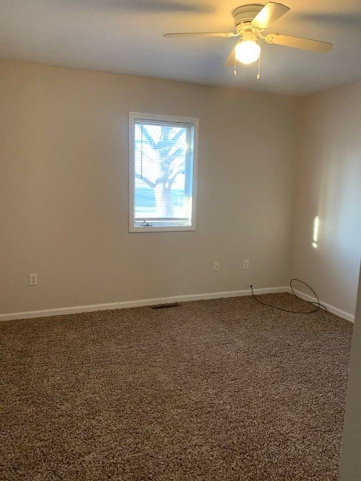 301 E Main St - Photo 2 of 5