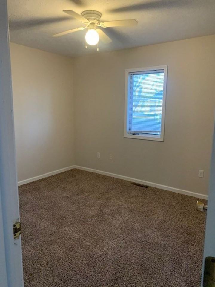 301 E Main St - Photo 3 of 5