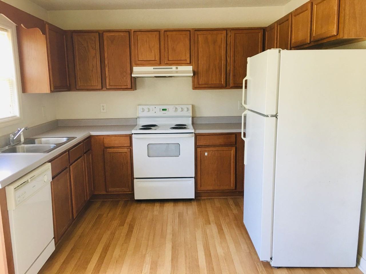 101 E Coopers Ct - Photo 6 of 18