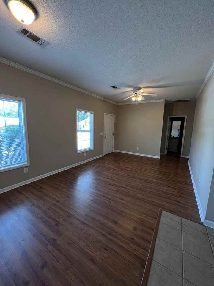 1984 Longview Court - Photo 2 of 13