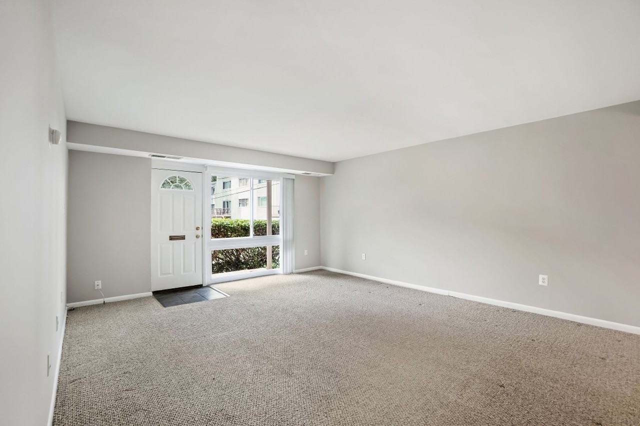 3111 University Blvd W - Photo 3 of 30