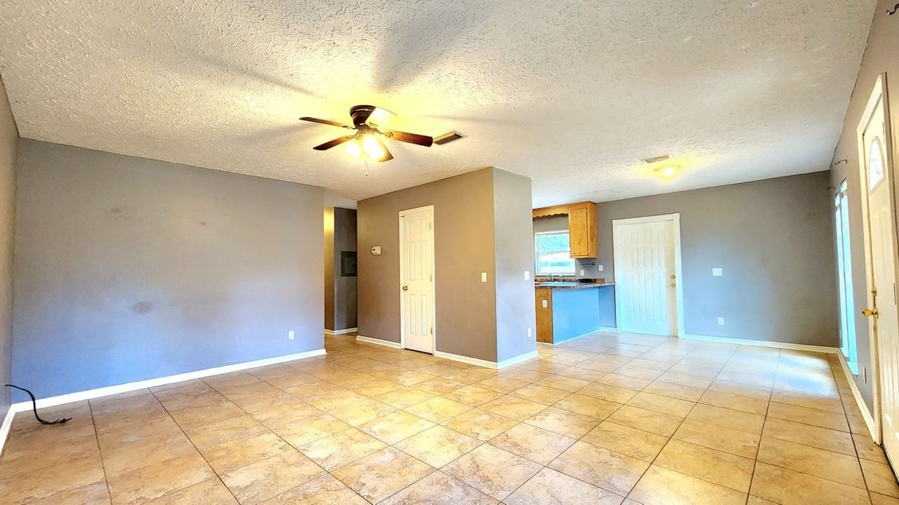 505 Evergreen St - Photo 2 of 18