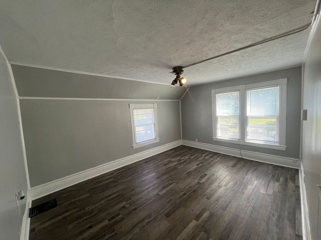 2904 Q - Photo 2 of 14