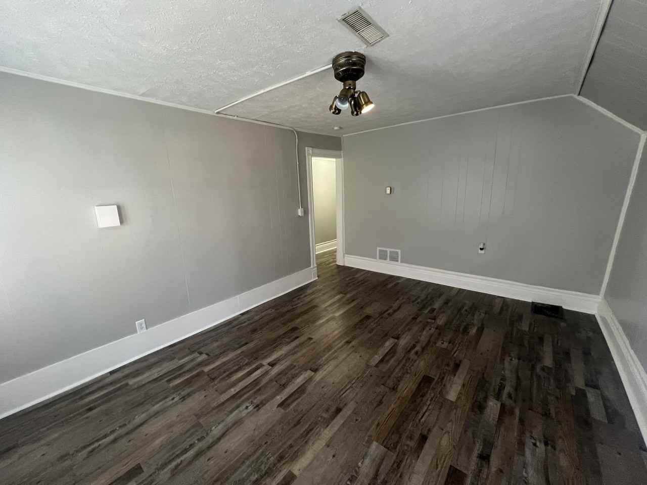 2904 Q - Photo 3 of 14