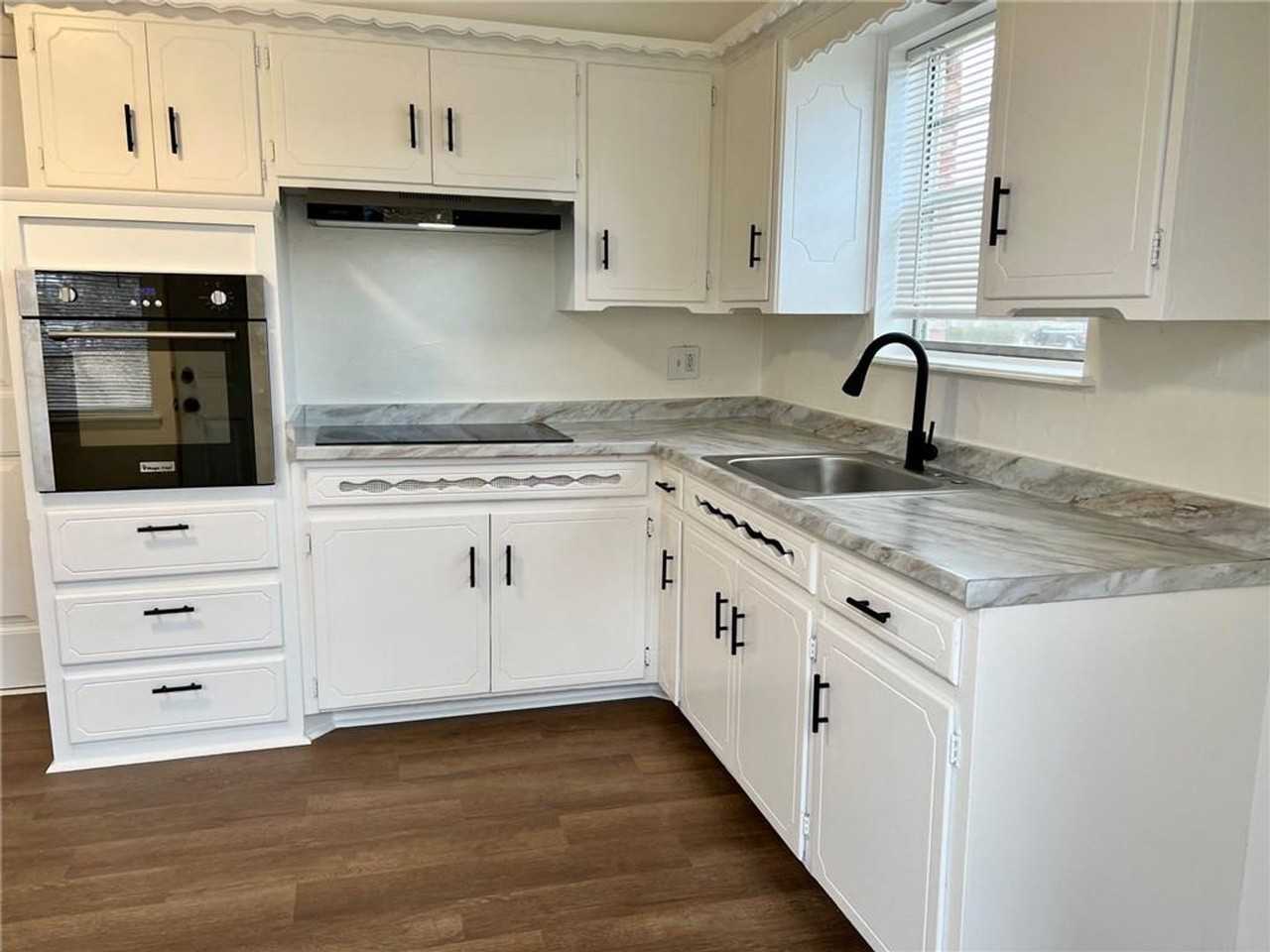 615 Utah Ave - Photo 3 of 16