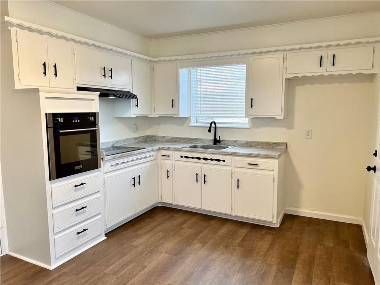 615 Utah Ave - Photo 4 of 16