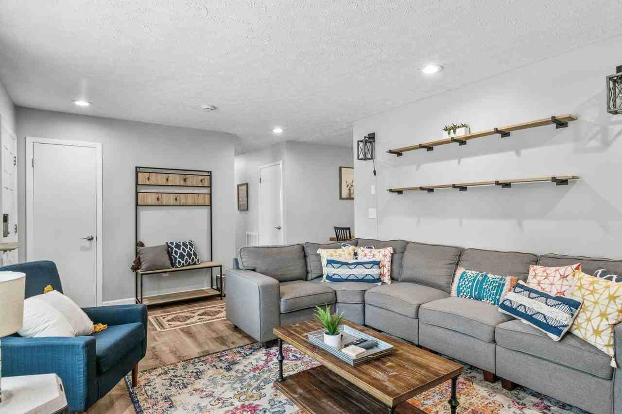 800 Elizabeth Dr - Photo 3 of 22