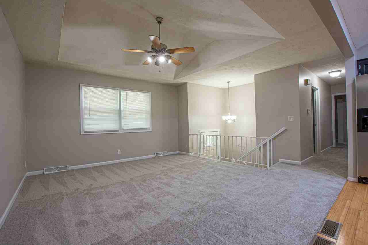 9123 Berry St - Photo 2 of 30