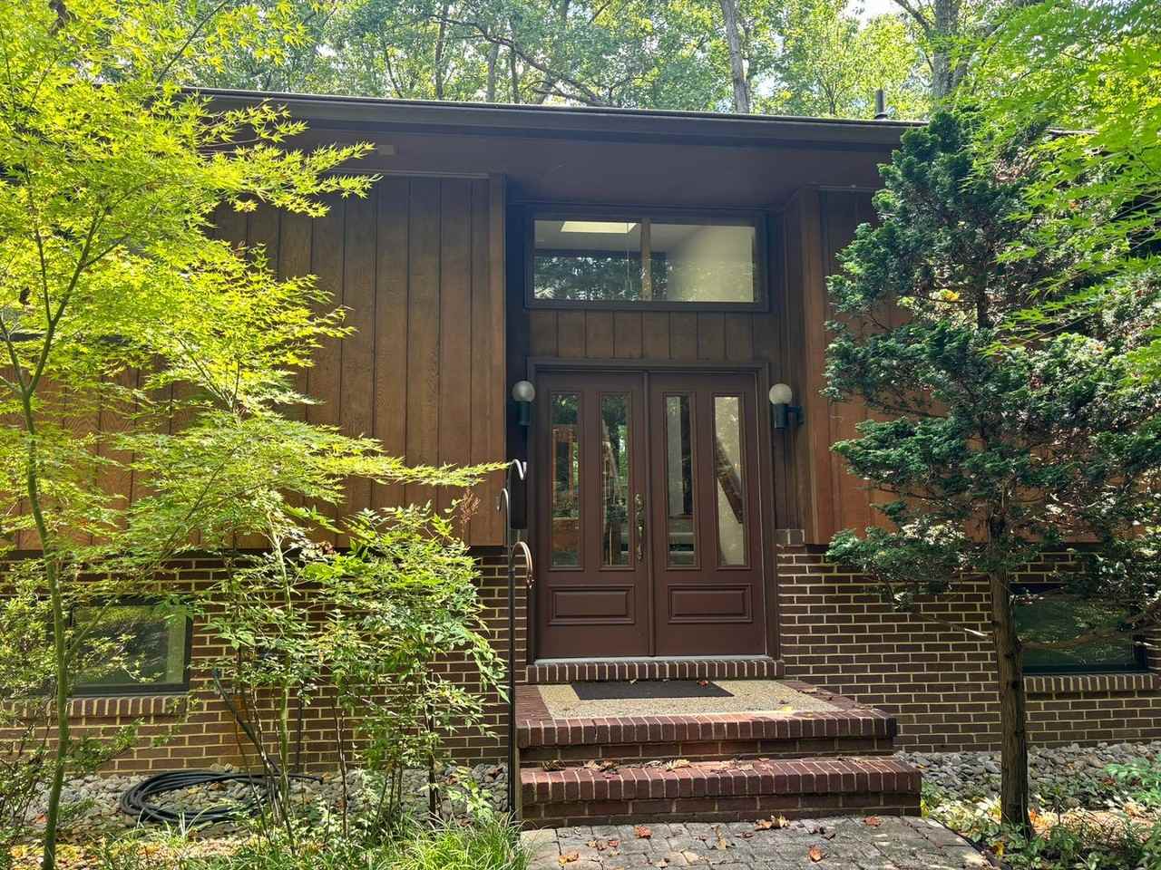 711 Hartford Rd - Photo 2 of 30