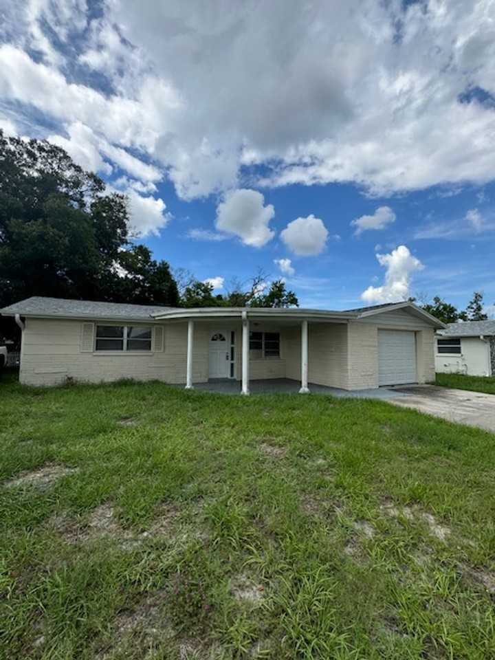 5546 Moog Rd - Photo 2 of 17