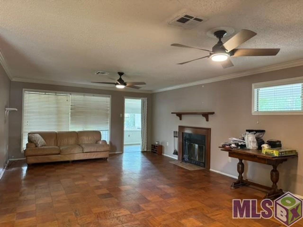 8764 Forest Hill Dr - Photo 2 of 21