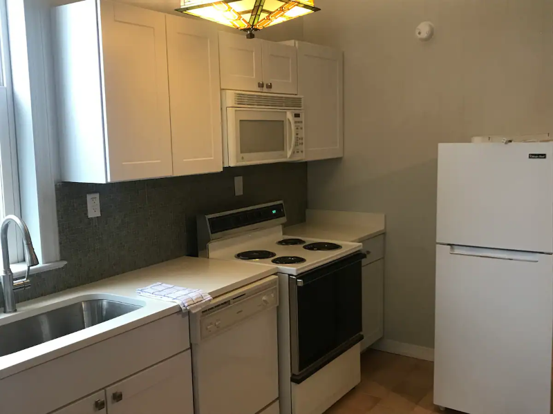 10237 Rogers Rd - Photo 3 of 11