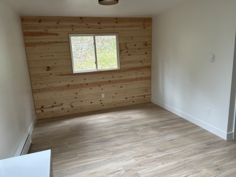 310 Riverside Dr - Photo 2 of 9