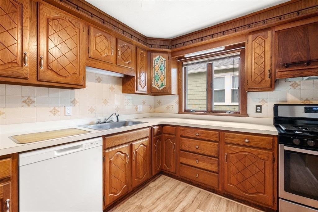 74 Woods Ave #2 - Photo 7 of 18