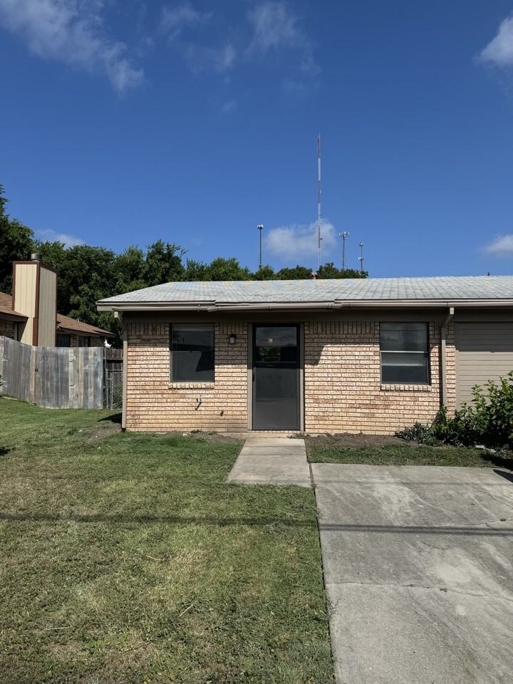 807 N 3rd St Unit A #NA - Photo 2 of 17