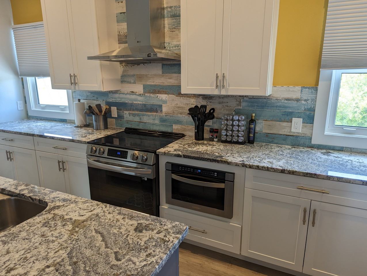 421 1/2 12th Ave N - Photo 2 of 15
