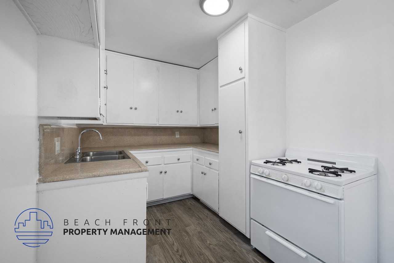 745-747 Venice Way - Photo 2 of 17