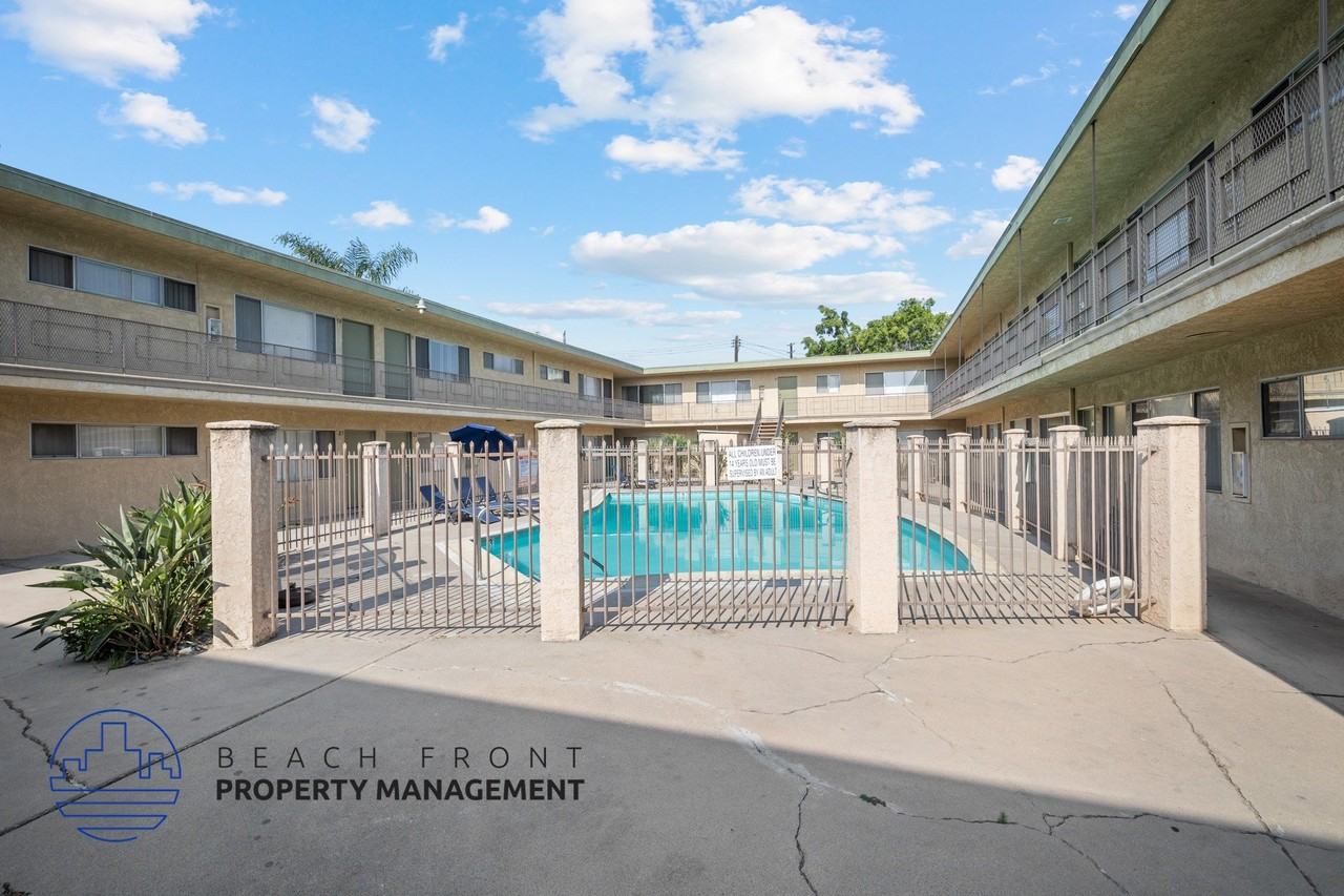 709 N. Inglewood Ave. - Photo 3 of 20